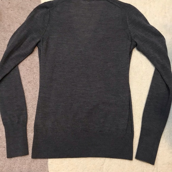 Everlane Wool Grey V Neck Pullover Sweater Small - Picture 6 of 8